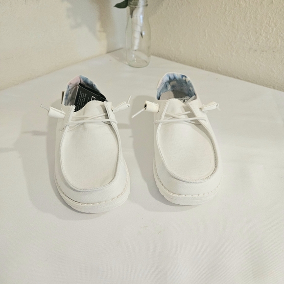 White heydude with tags - Picture 2 of 13